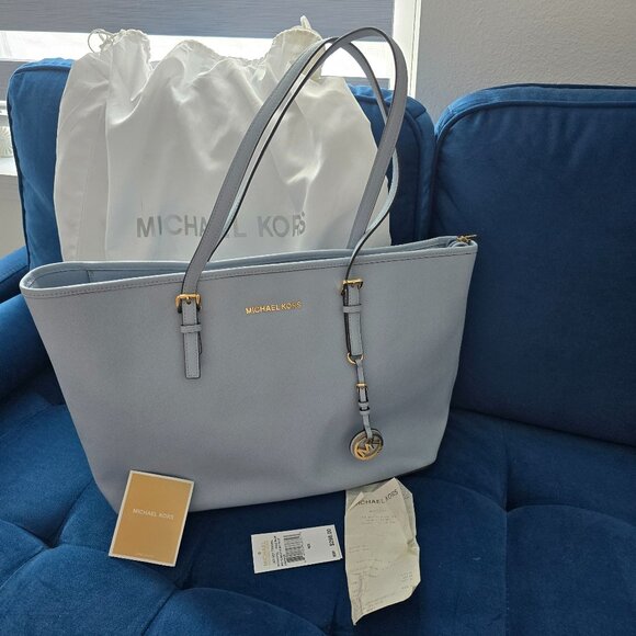 Michael Kors - Picture 1 of 6
